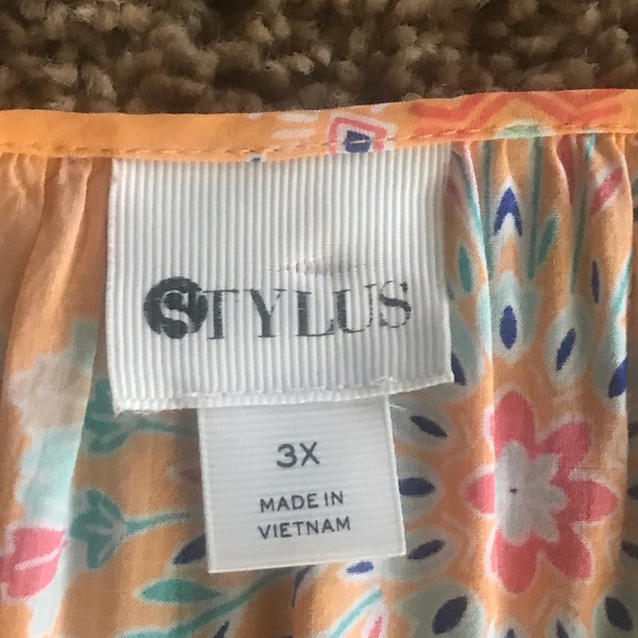 Colorful Blouse - Picture 2 of 2